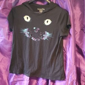 Short sleeved hooded t-shirt